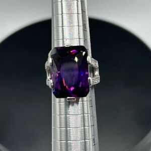 Sparkling 18KGE Faceted Prong Set Purple CZ Size 5.75 Ring